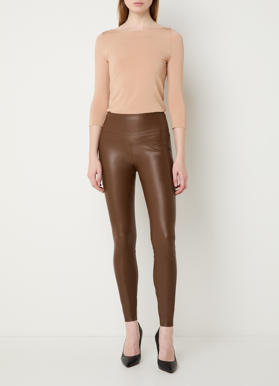 Wolford Edie Forming high waist skinny fit legging van imitatieleer - voorkant 3 hazelnootbruin