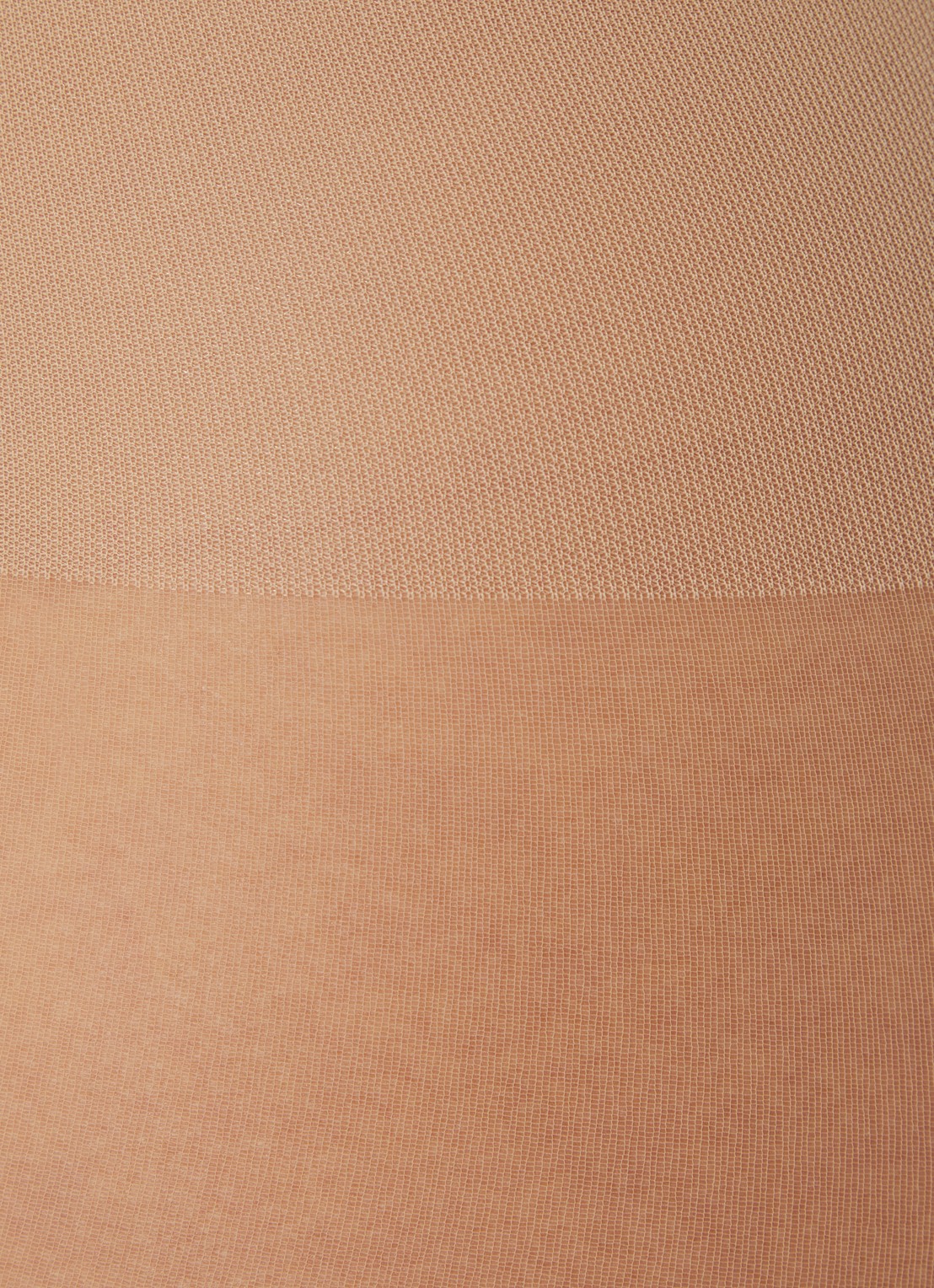 Wolford Individual panty in 20 denier - detail 2 donkerbeige