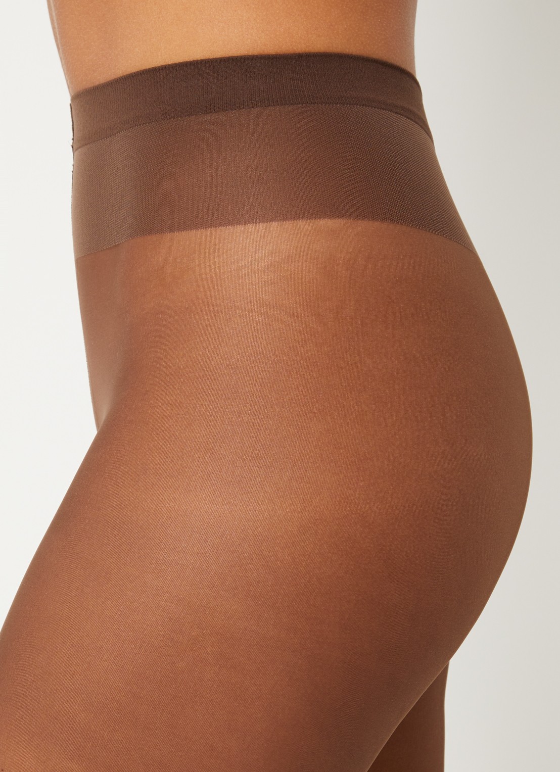 Wolford Individual panty in 20 denier - detail 2 beige