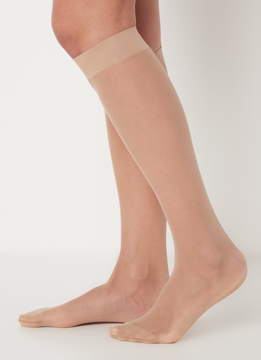 Wolford Individual pantykousen in 10 denier - voorkant 3 creme