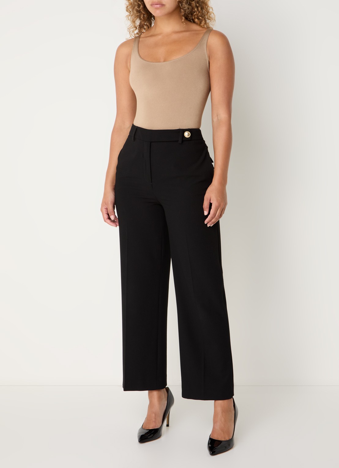 Wolford Jamaika body met ronde hals - voorkant 2 donkerbeige