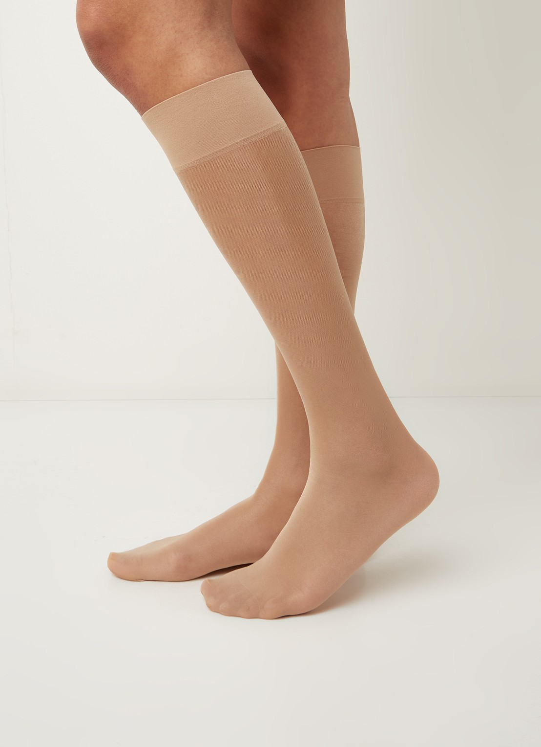 Wolford Satin Touch pantykousen in 20 denier - voorkant 3 beige