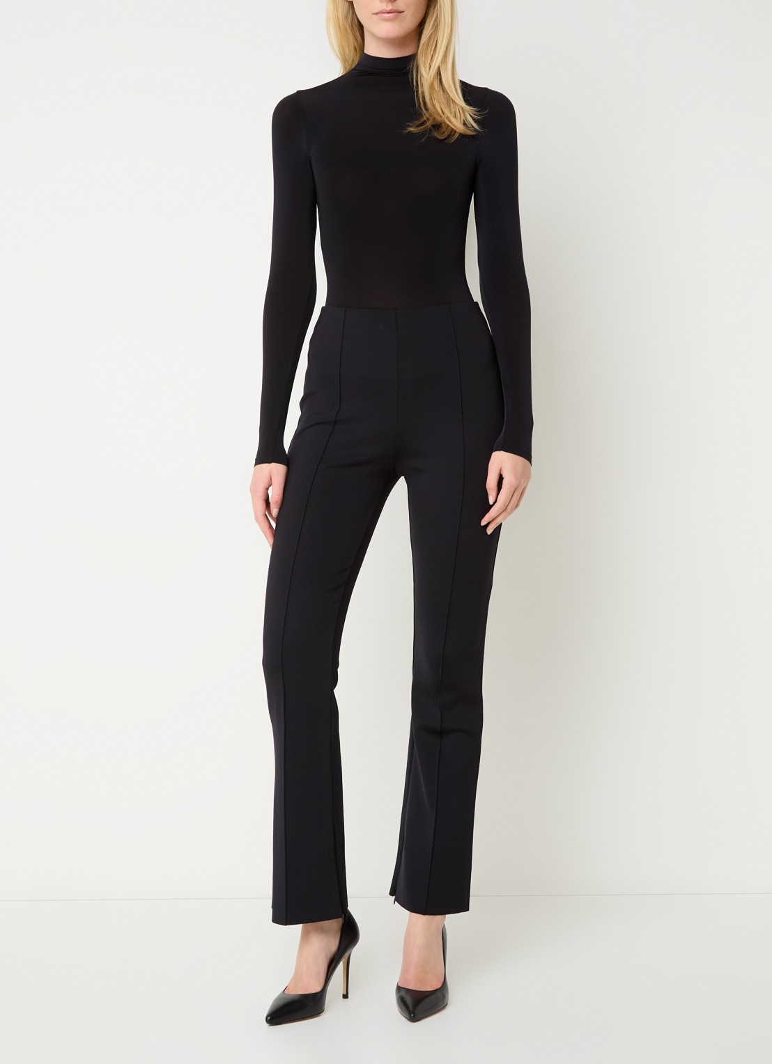 Wolford Scuba high waist flared legging met persplooi - voorkant 2 zwart