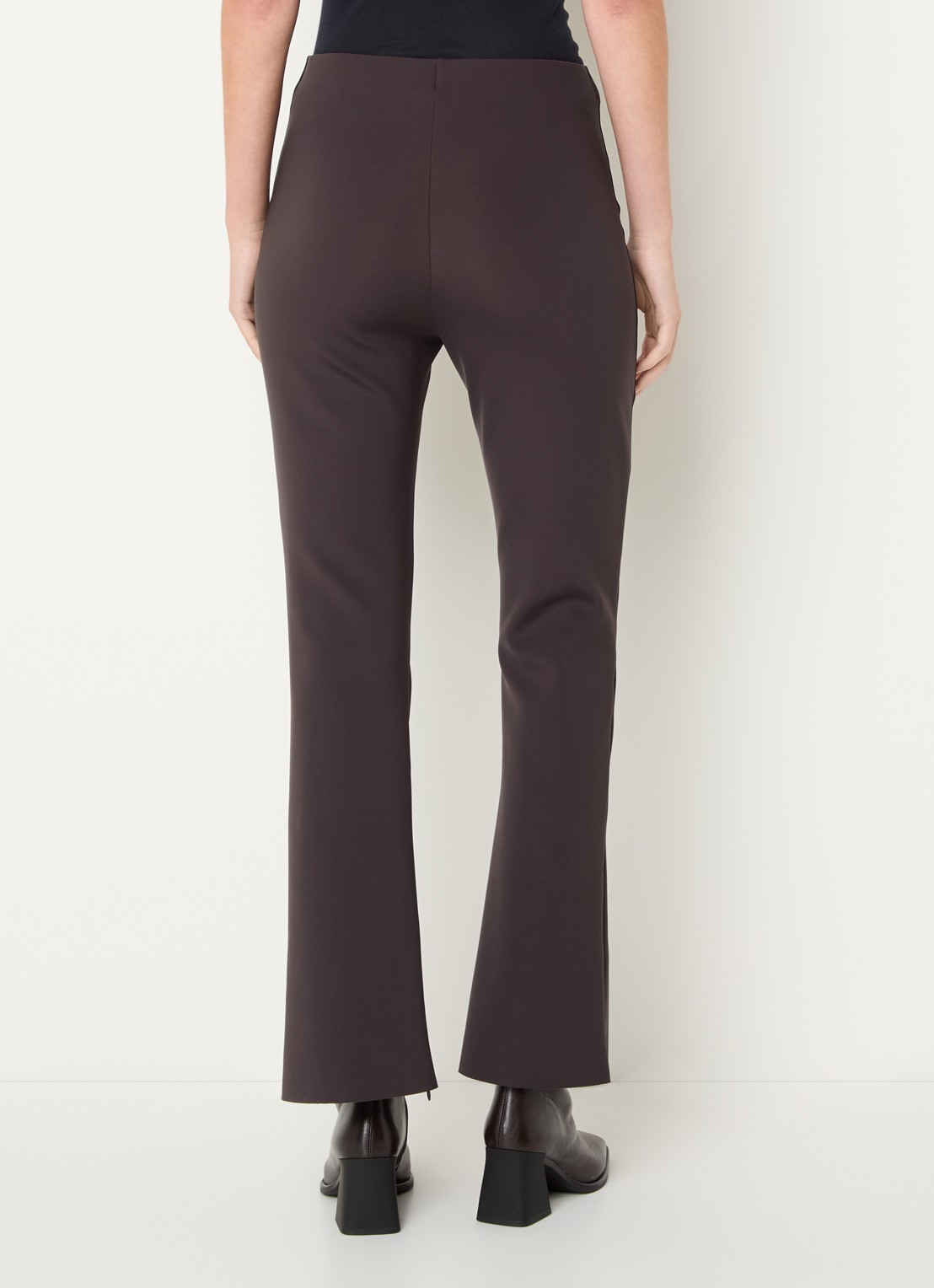 Wolford Scuba high waist flared legging met persplooi - achterkant 4 bruin