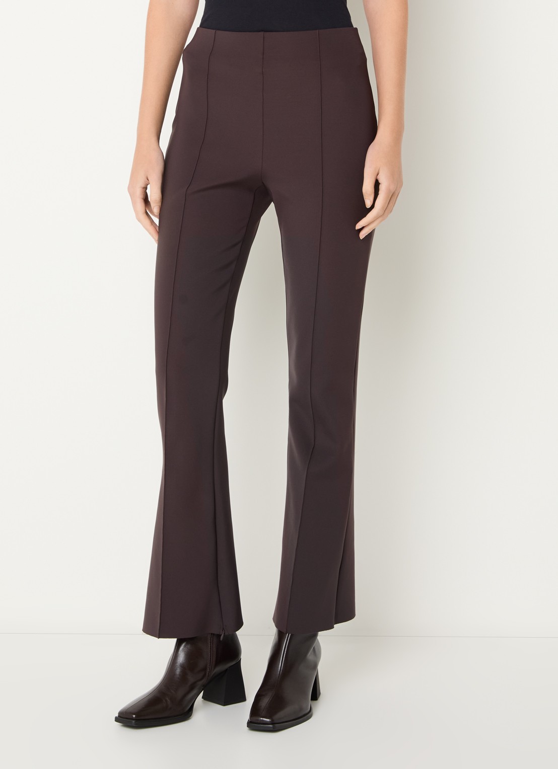 Wolford Scuba high waist flared legging met persplooi - detail 3 bruin