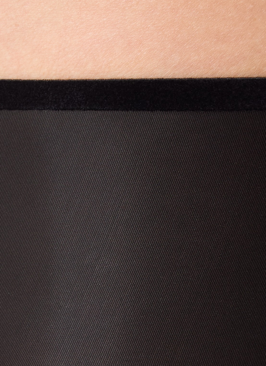 Wolford Skin naadloze slip - detail 2 zwart