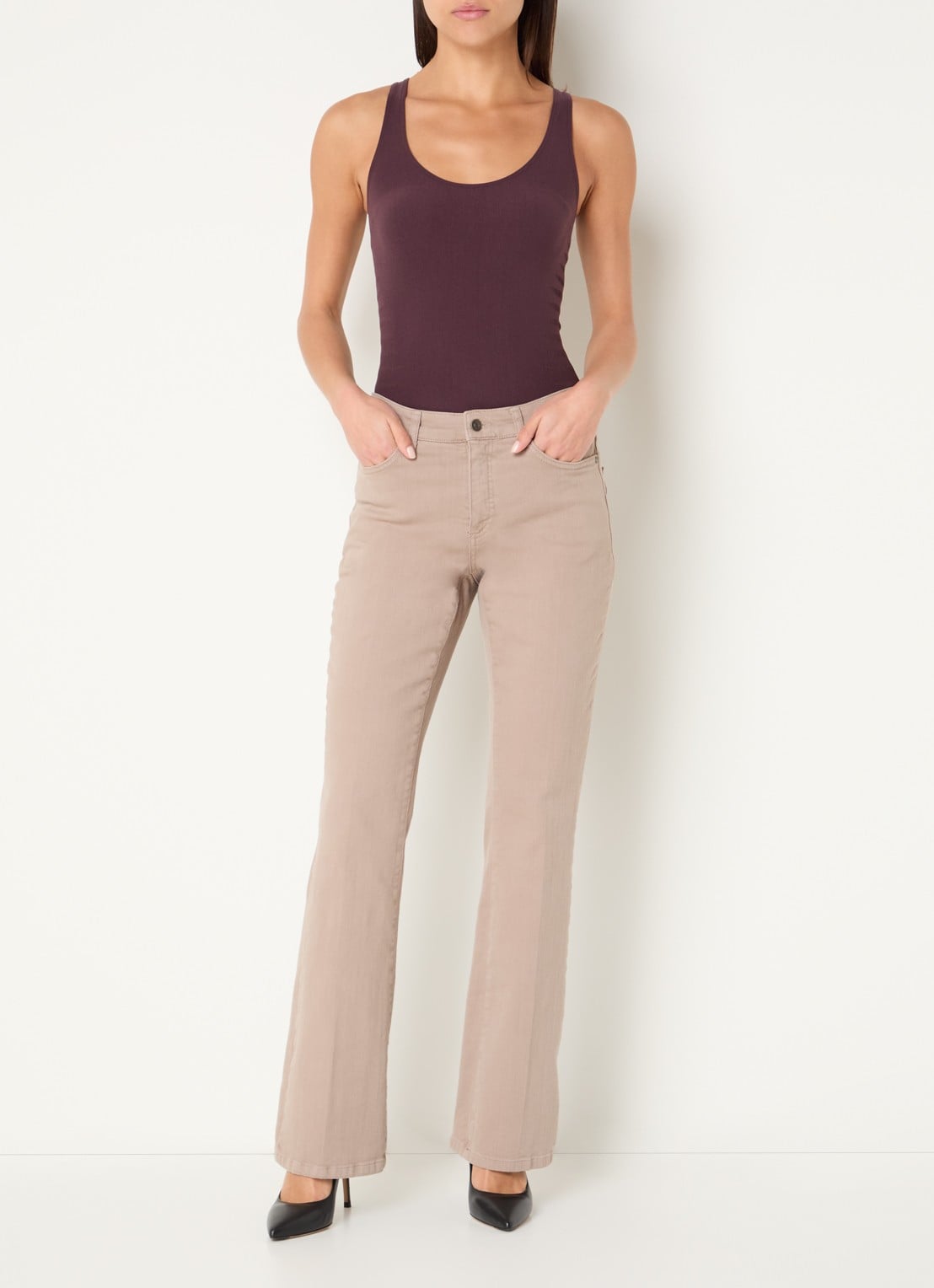 Wolford Slash stringbody met opengewerkt dessin - voorkant 4 aubergine