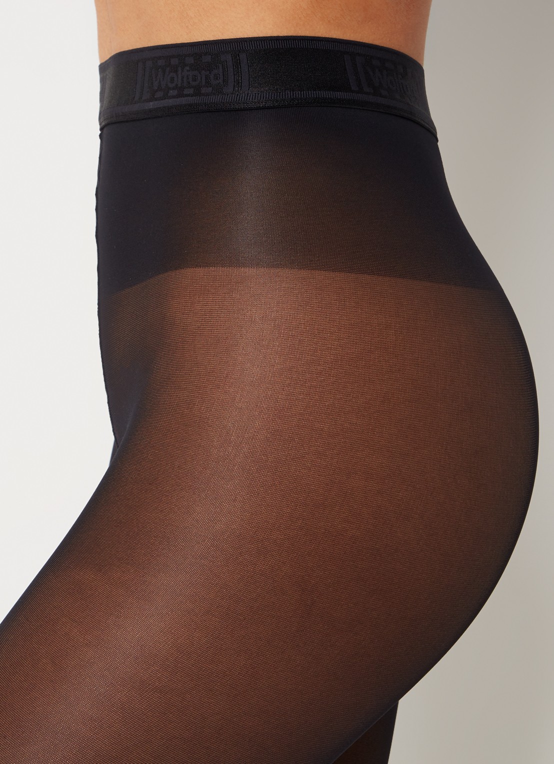 Wolford Synergy corrigerende panty in 40 denier - detail 4 zwart