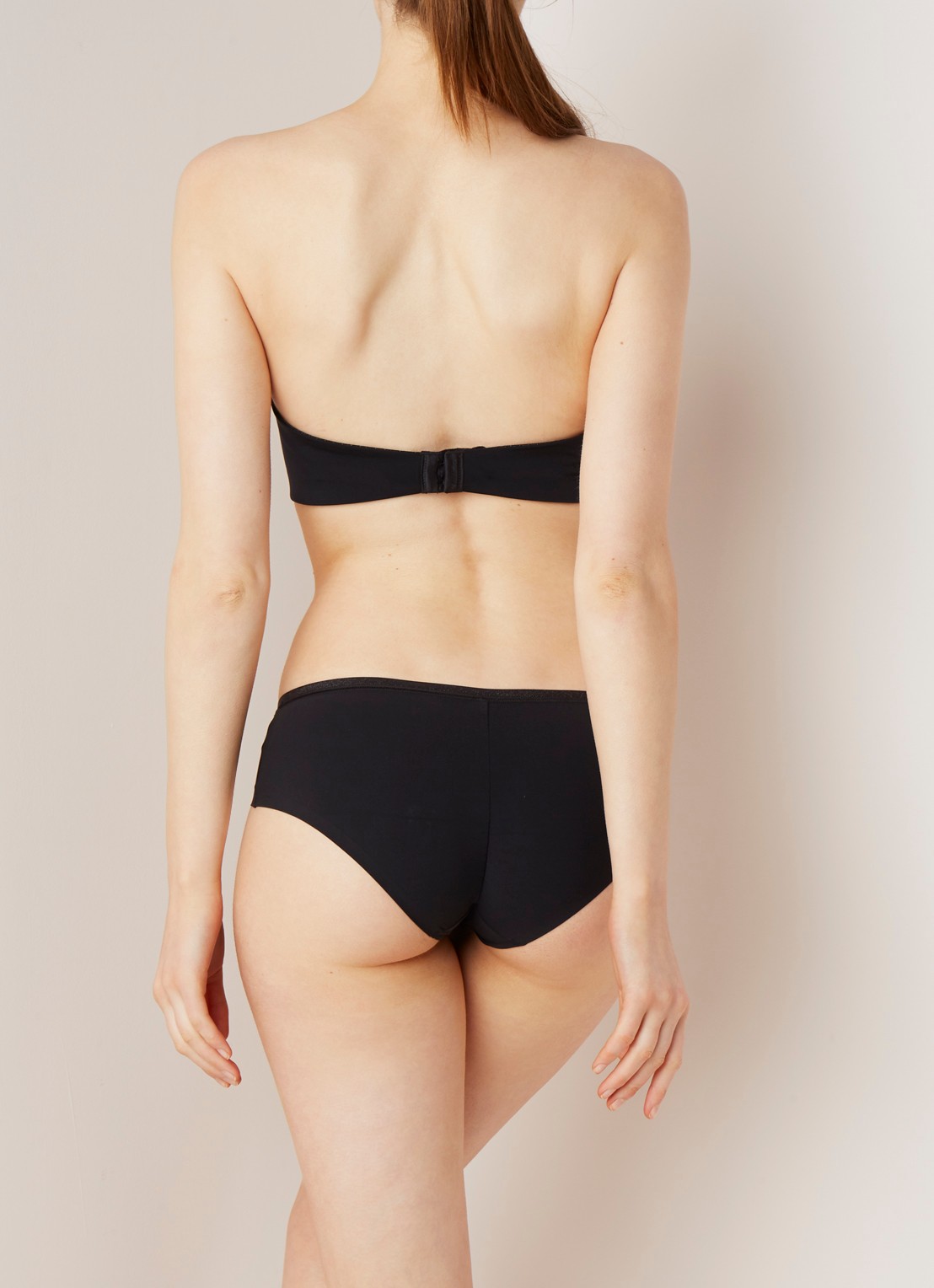 Wonderbra Ultimate Strapless push-up bh - achterkant 4 zwart