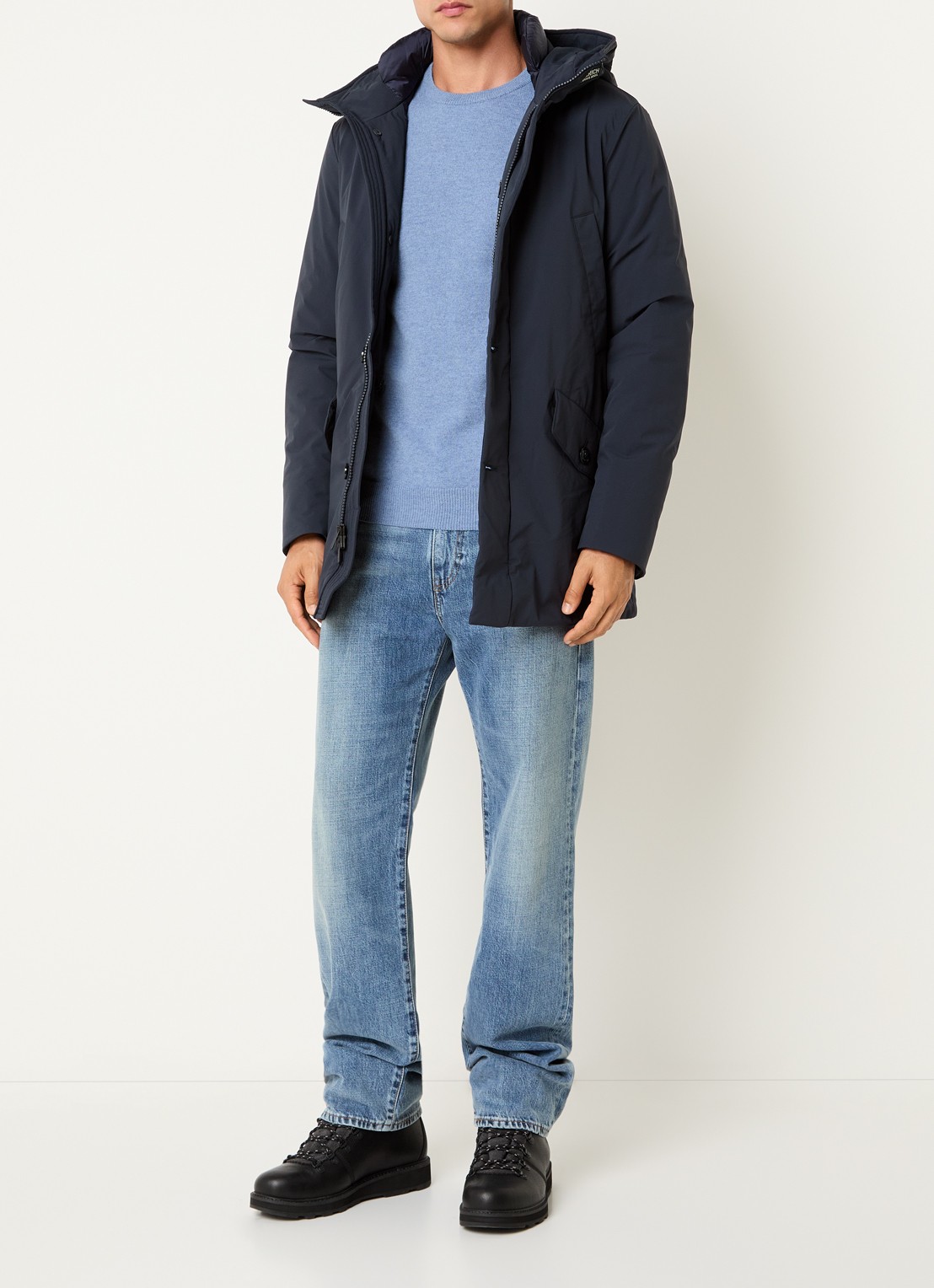 Woolrich Arctic gewatteerde parka met donsvulling en waterafstotende coating - voorkant 4 donkerblauw