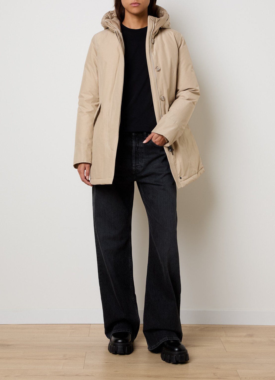 Woolrich Arctic parka met donsvulling - voorkant 3 beige