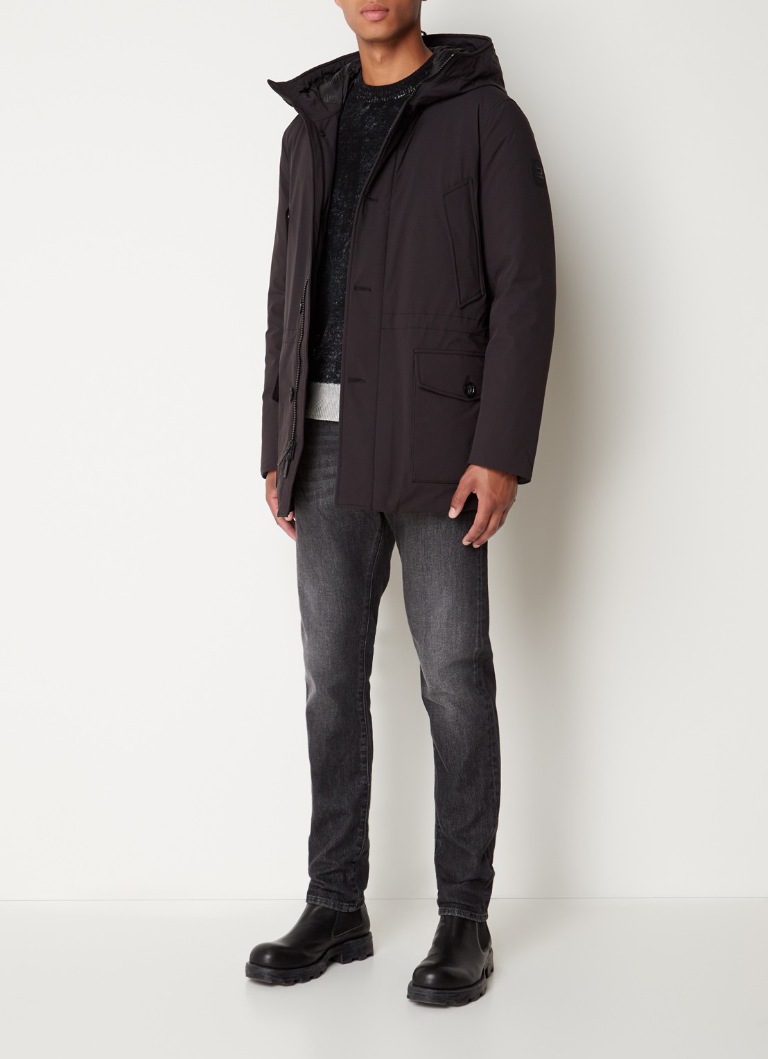 Woolrich Artic parka met donsvulling en klepzakken - voorkant 5 zwart