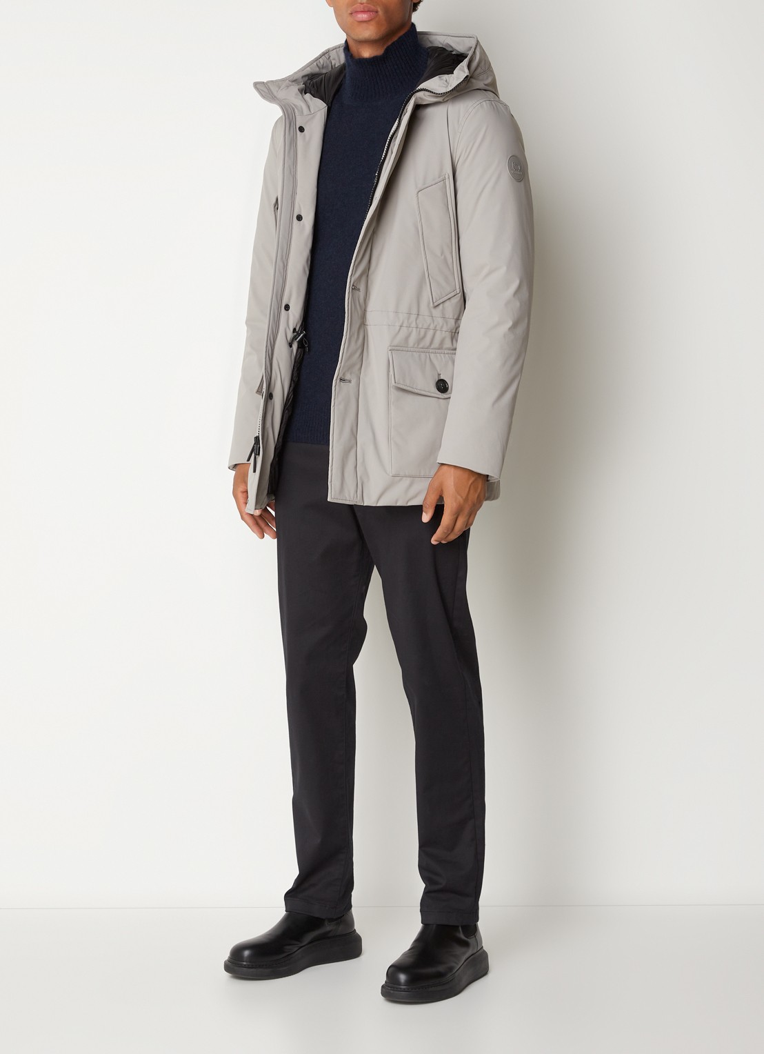 Woolrich Artic parka met donsvulling en klepzakken - voorkant 5 donkerbeige