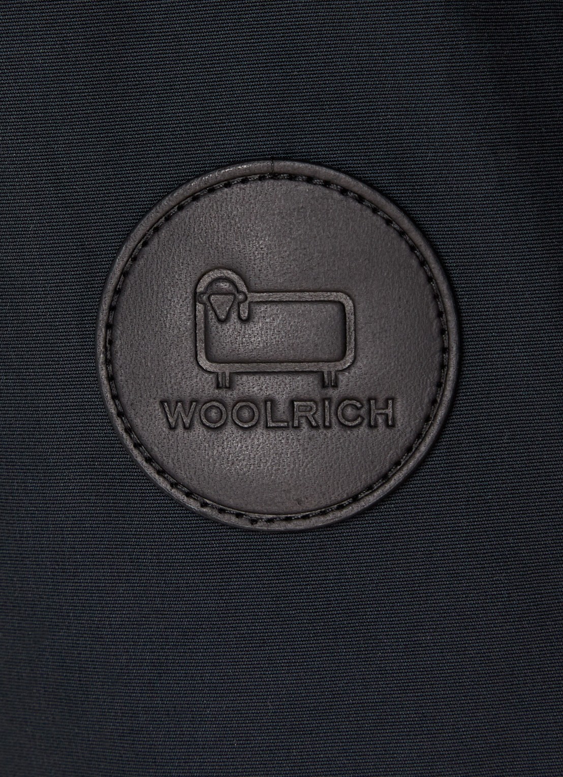 Woolrich Boulder gewatteerde jas met capuchon en steekzakken - detail 5 donkerblauw