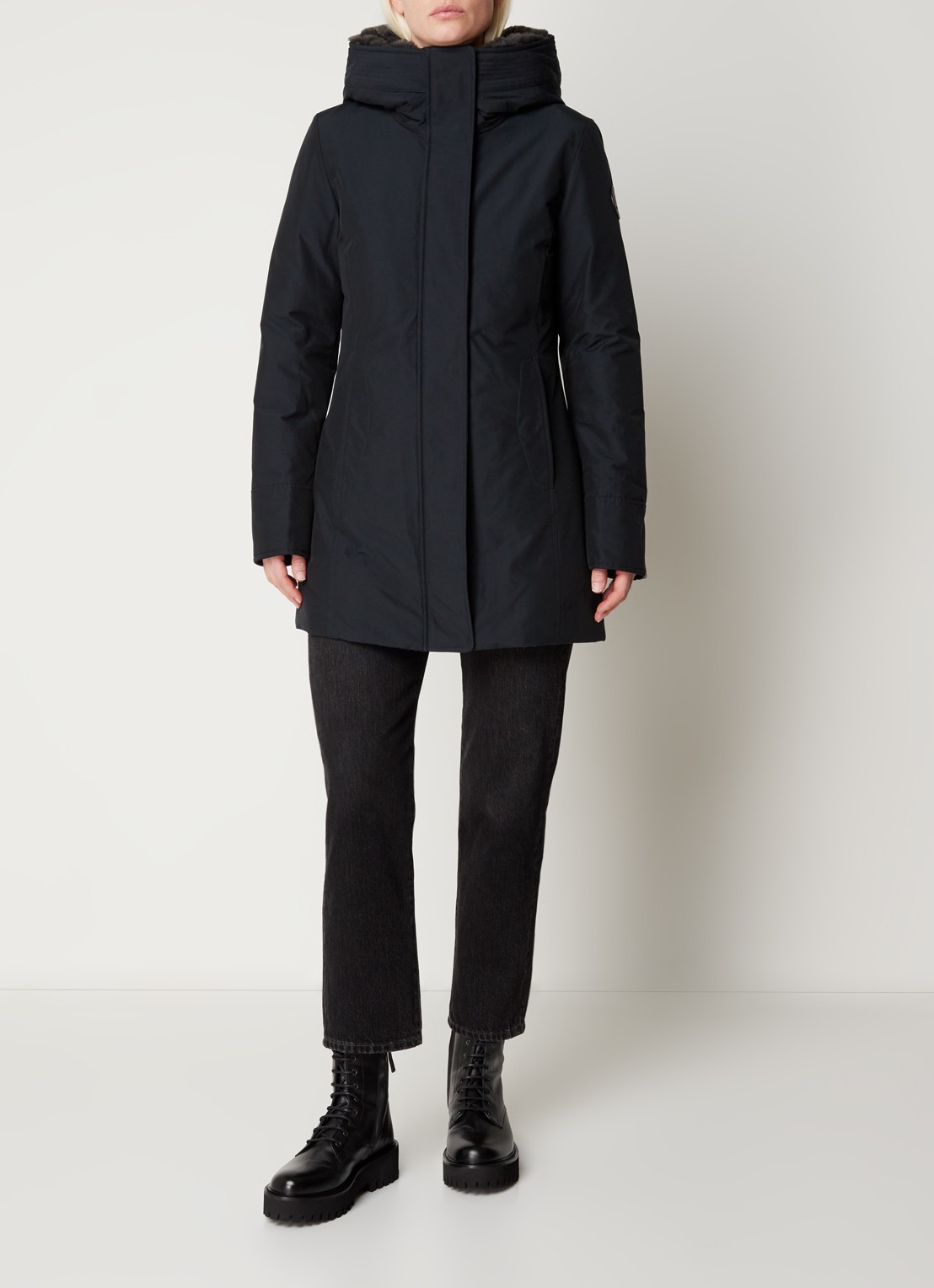 Woolrich Boulder gewatteerde jas met capuchon en steekzakken - voorkant 2 donkerblauw
