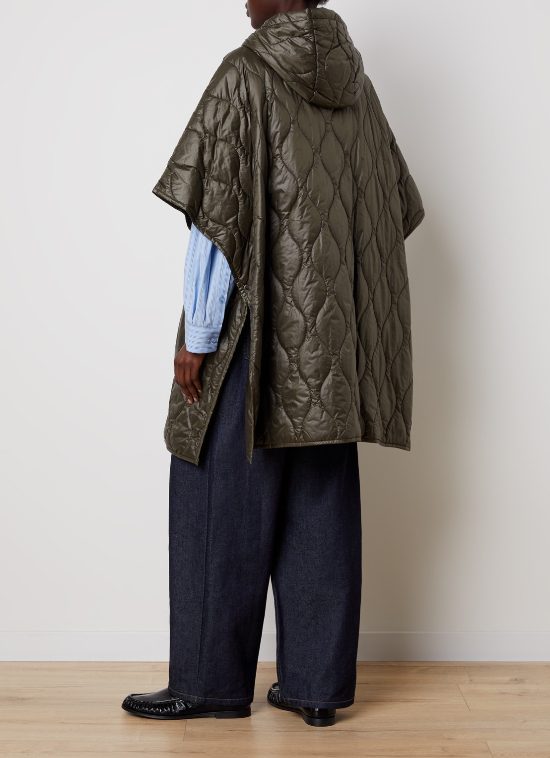 Woolrich Cape met opgestikte zakken en capuchon - achterkant 6 bronsgroen