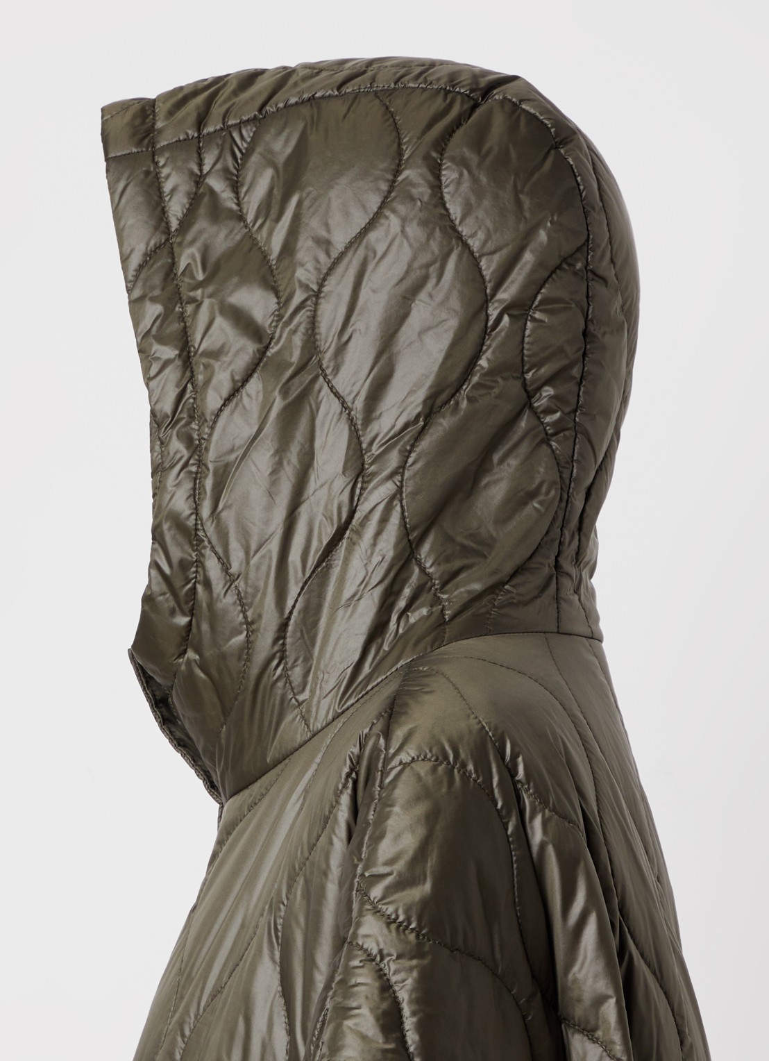 Woolrich Cape met opgestikte zakken en capuchon - detail 2 bronsgroen