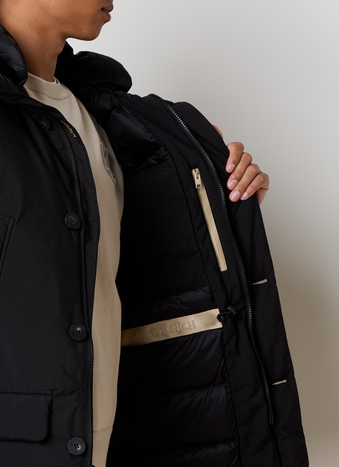 Woolrich Cloud Arctic gewatteerde parka met donsvulling en waterafstotende coating - detail 5 zwart