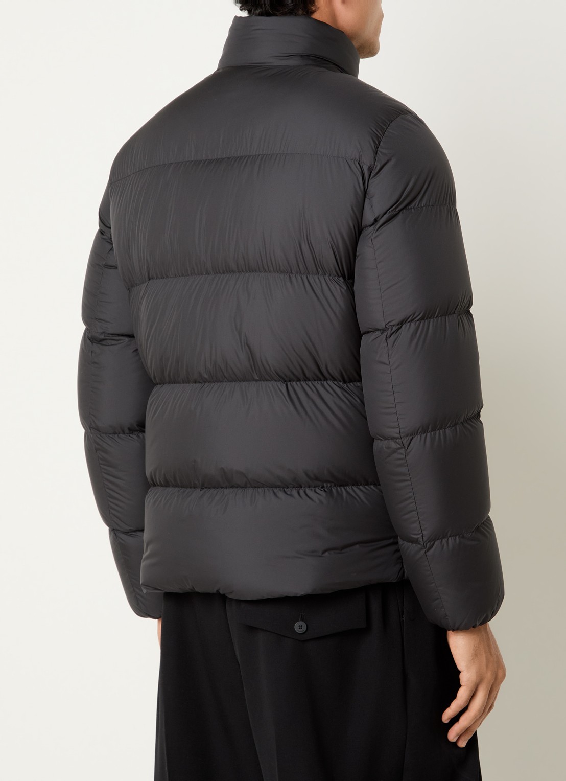 Woolrich Cloud Eagle puffer jack met donsvulling en steekzakken - achterkant 2 zwart
