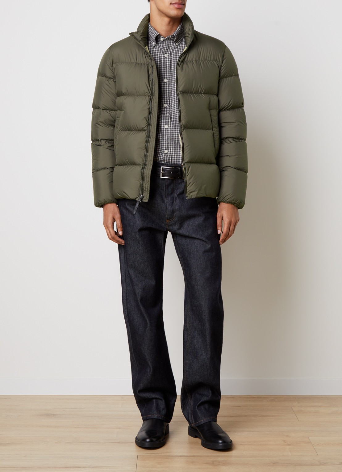 Woolrich Cloud Eagle puffer jack met donsvulling en steekzakken - voorkant 6 legergroen