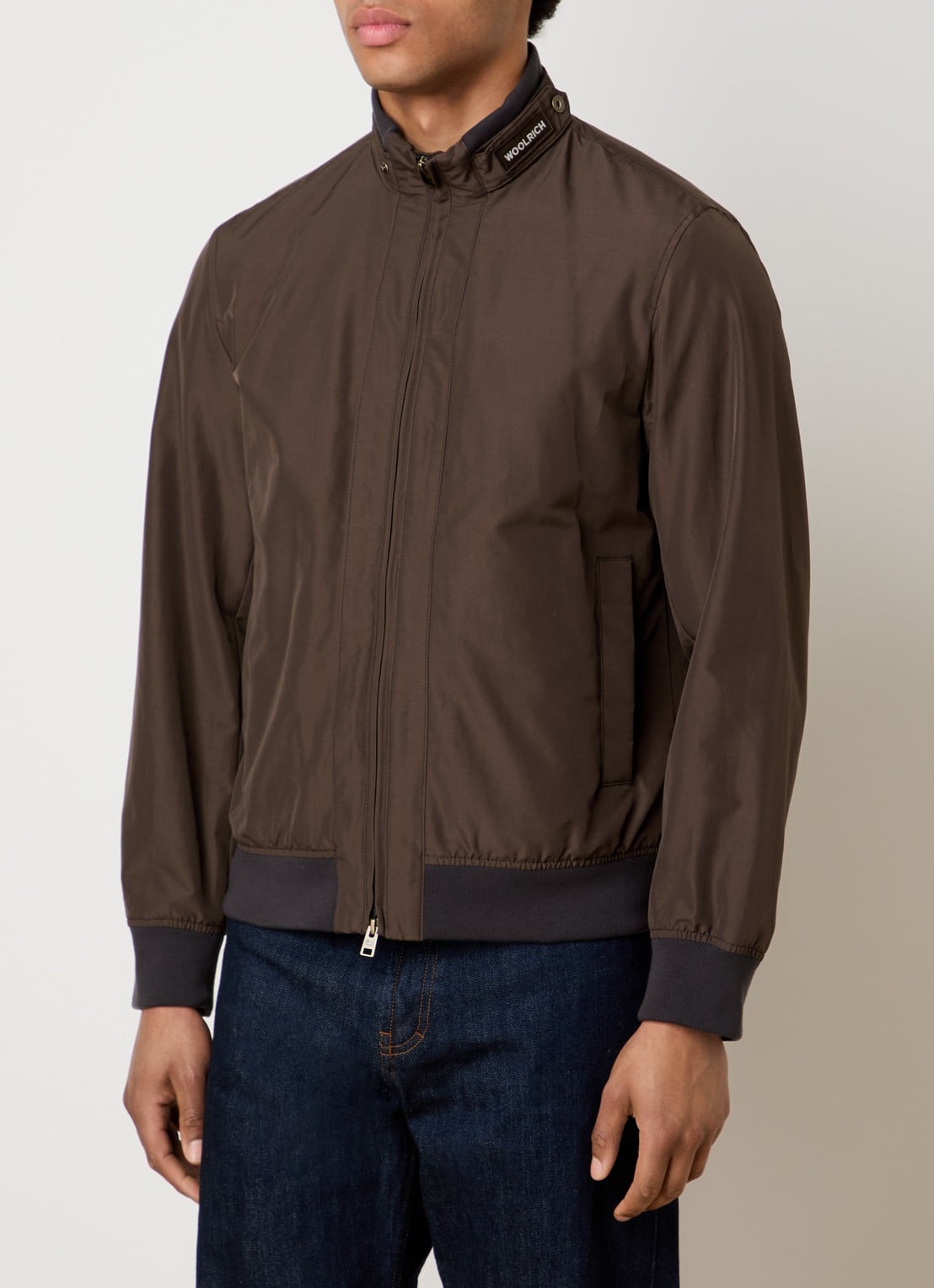 Woolrich Jack met logo en steekzakken - detail 3 lichtbruin