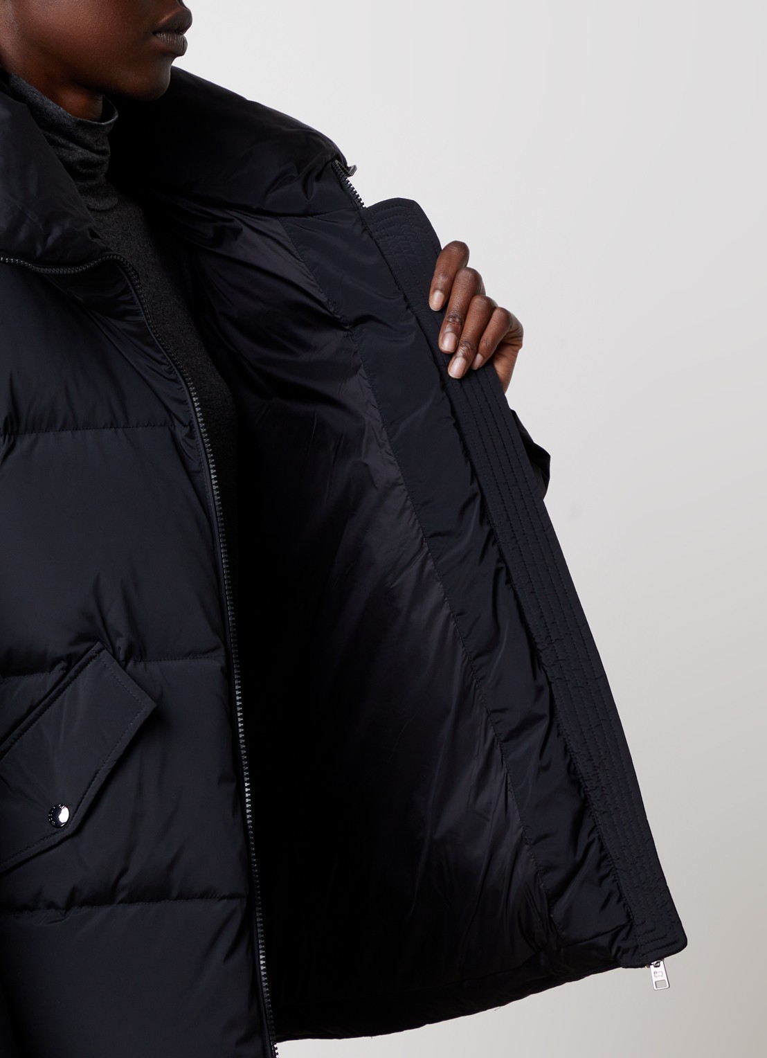 Woolrich Kelly puffer jack met donsvulling en steekzakken - detail 5 zwart