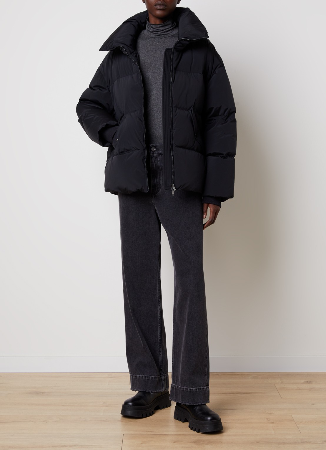 Woolrich Kelly puffer jack met donsvulling en steekzakken - voorkant 2 zwart
