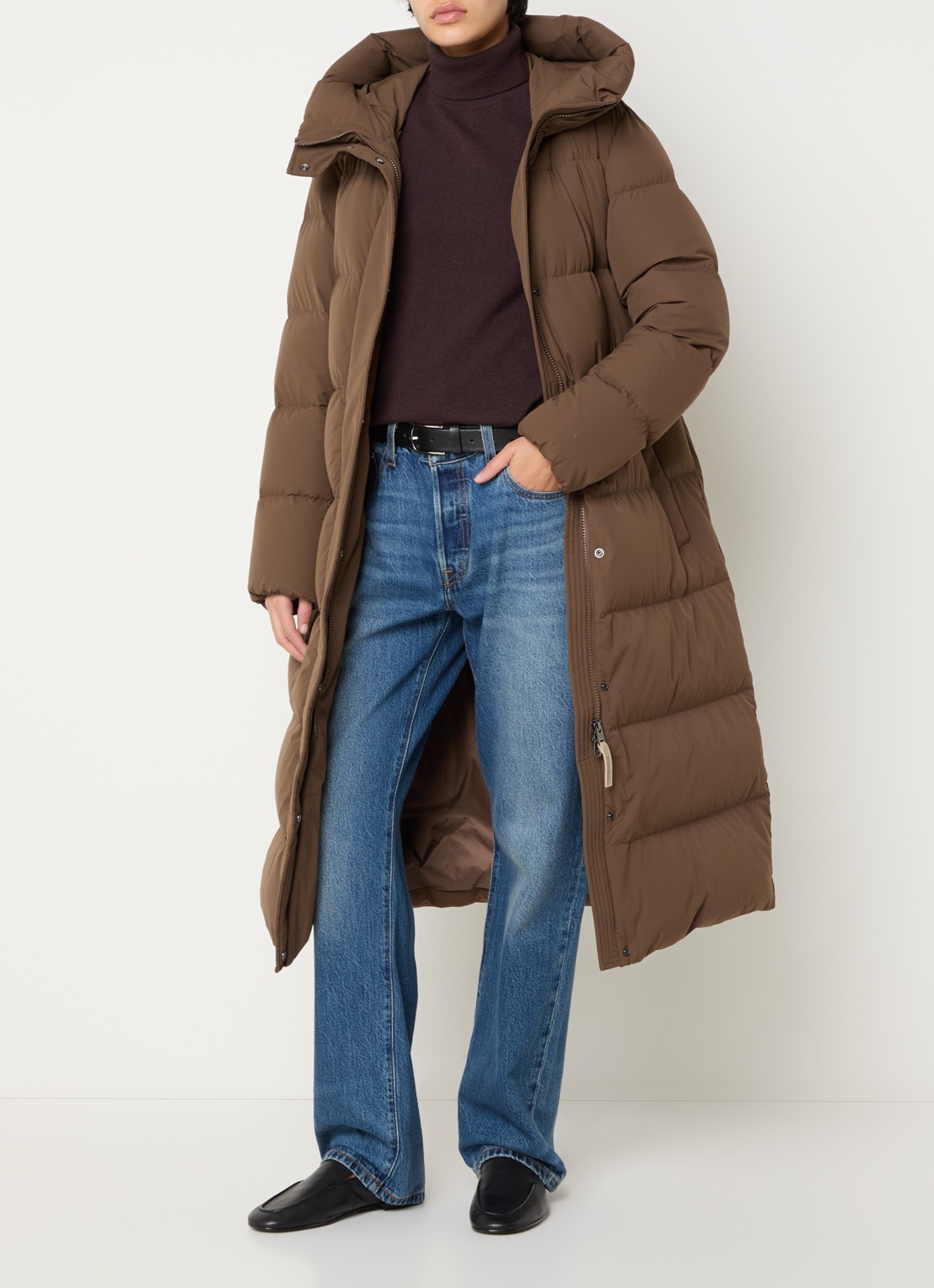 Woolrich Madison longline puffer jack met donsvulling - voorkant 3 cognac
