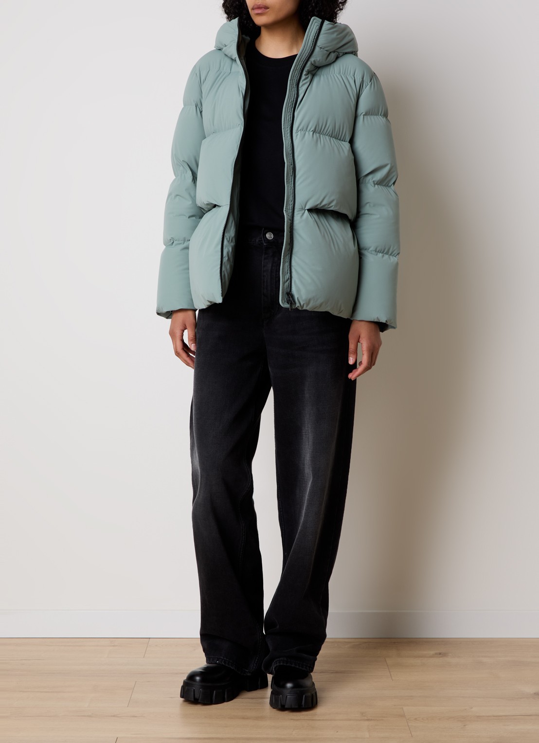 Woolrich Madison puffer jack met donsvulling en capuchon - voorkant 6 lindegroen