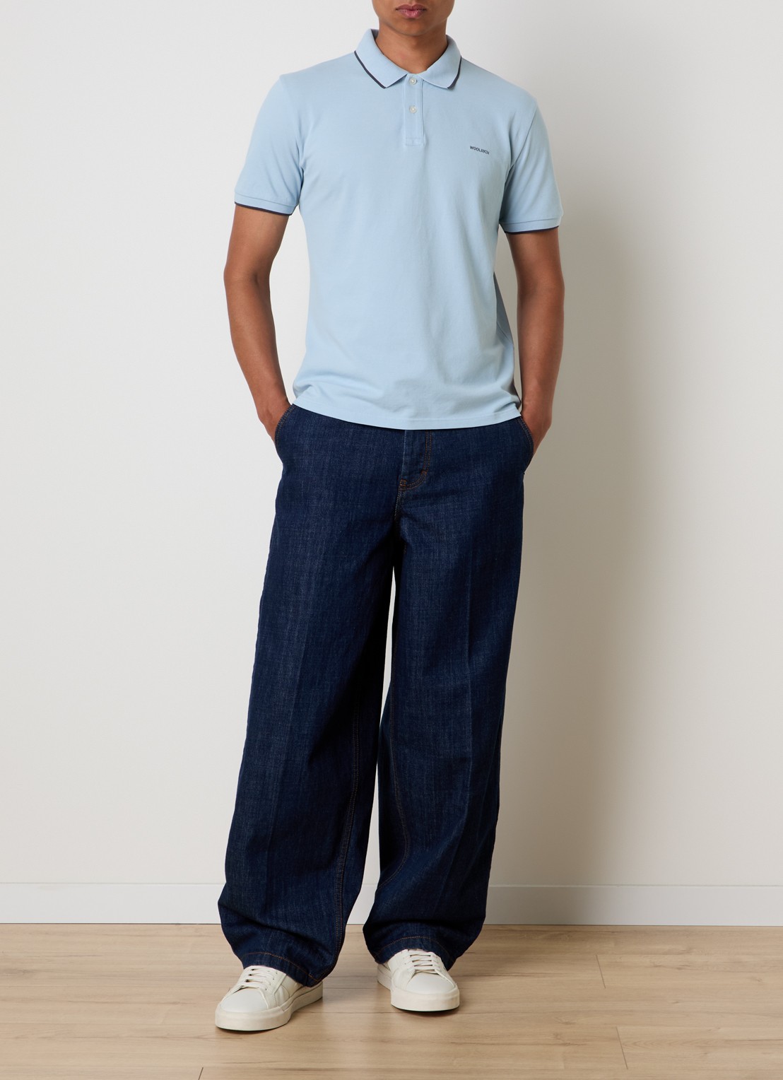 Woolrich Monterey regular fit polo met logoborduring - voorkant 3 lichtblauw