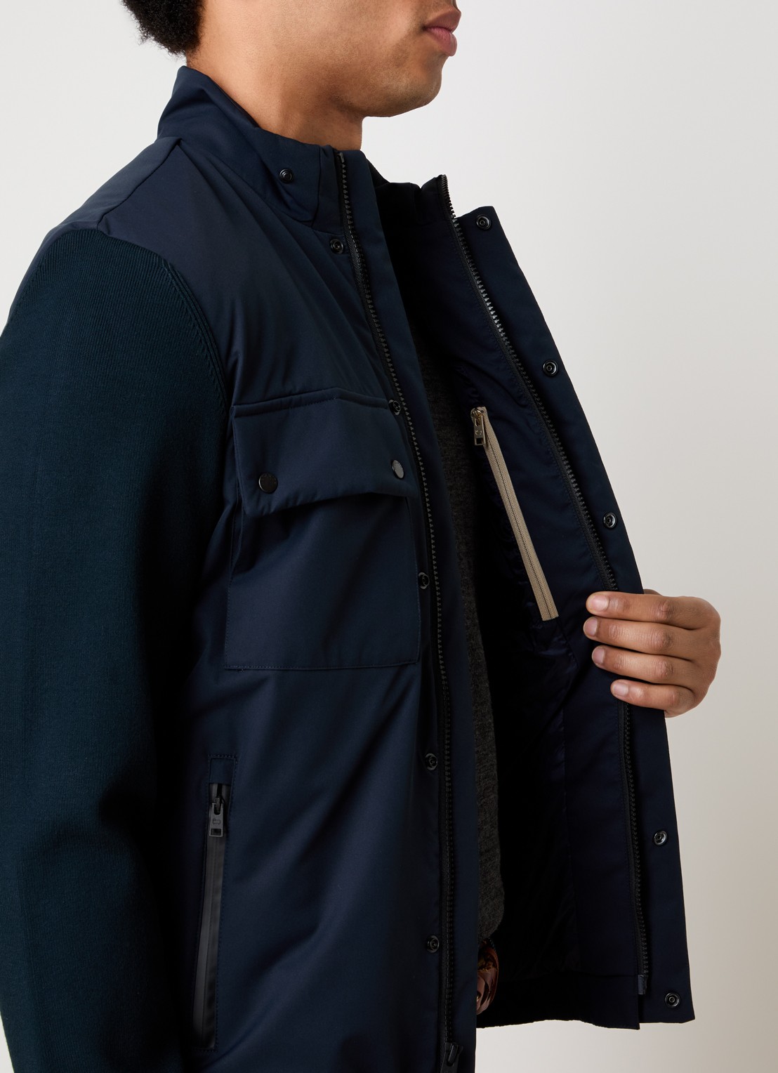 Woolrich Softshell jack met ritszakken - detail 5 donkerblauw