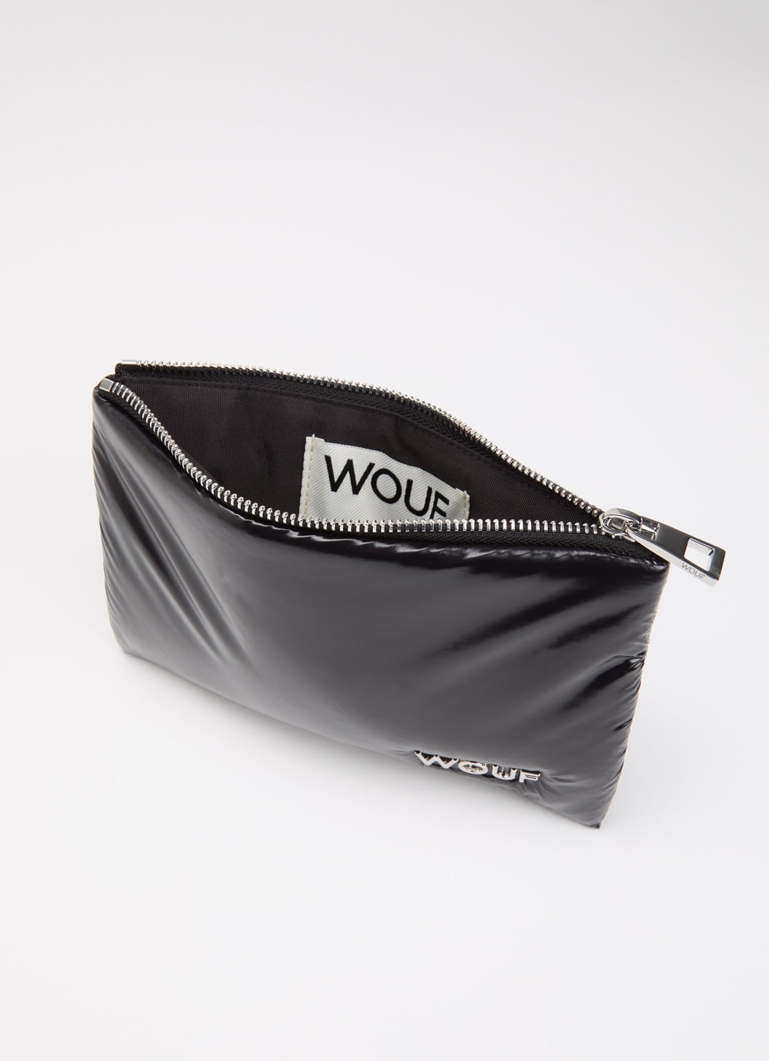 Wouf Night toilettas met logo - detail zwart