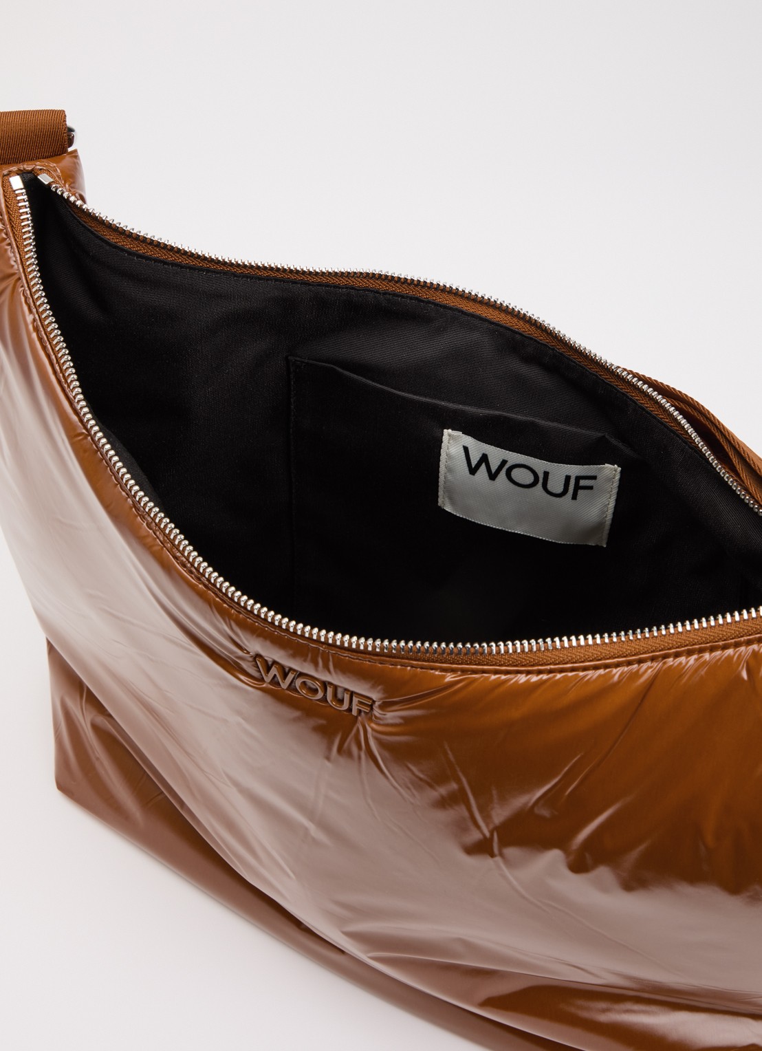Wouf Sienna schoudertas met logo en verstelbare schouderriem - detail 3 roestbruin