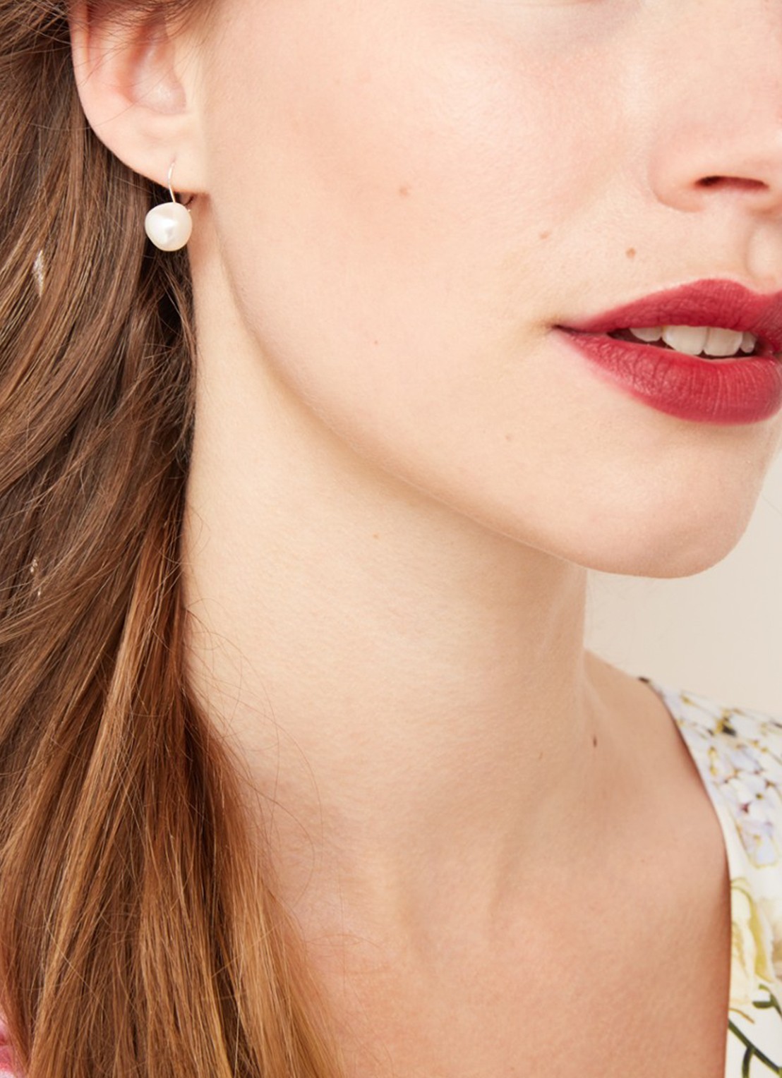 Wouters & Hendrix  Oorhangers van zilver met parel - detail zilver