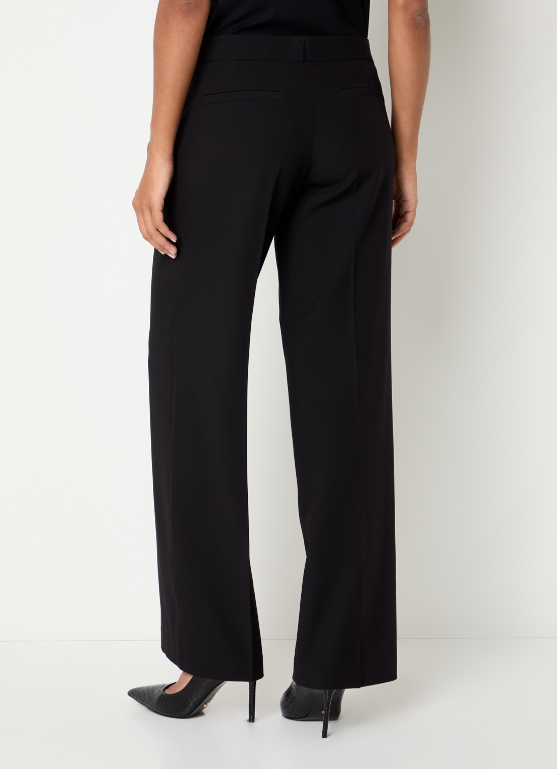 WRSTBHVR Elika low waist wide fit broek met steekzakken - achterkant 4 zwart