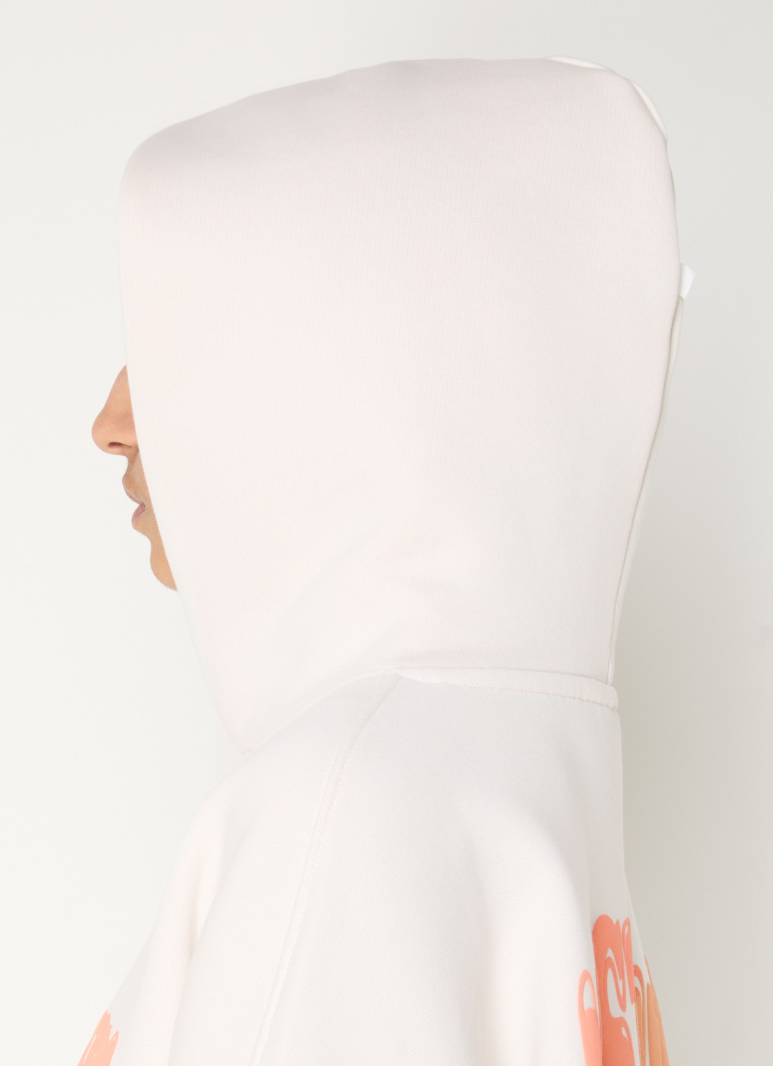 WRSTBHVR Flynn hoodie met front- en backprint - detail 2 gebroken wit