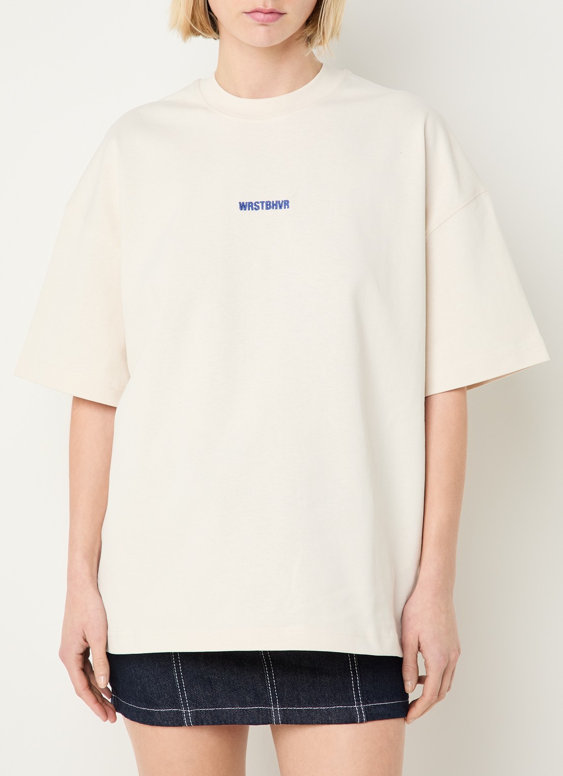 WRSTBHVR Garm T-shirt met logo- en backprint - achterkant gebroken wit