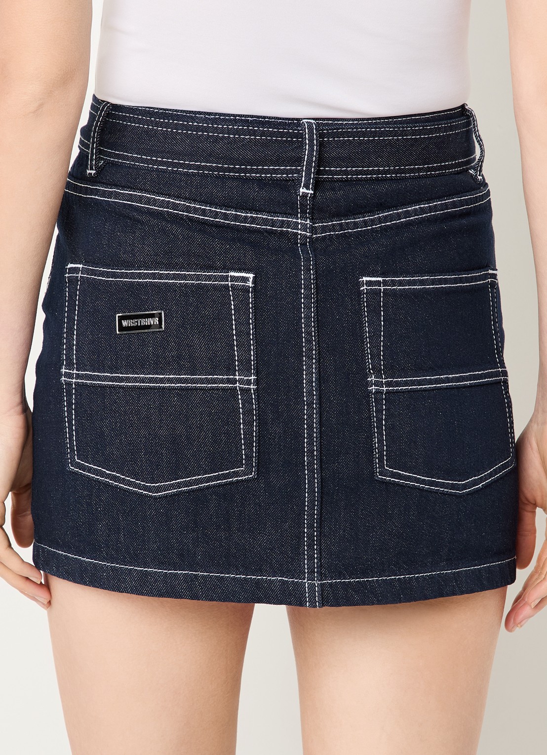 WRSTBHVR Leandra mini spijkerrok met ceintuur - achterkant 3 donkerblauw