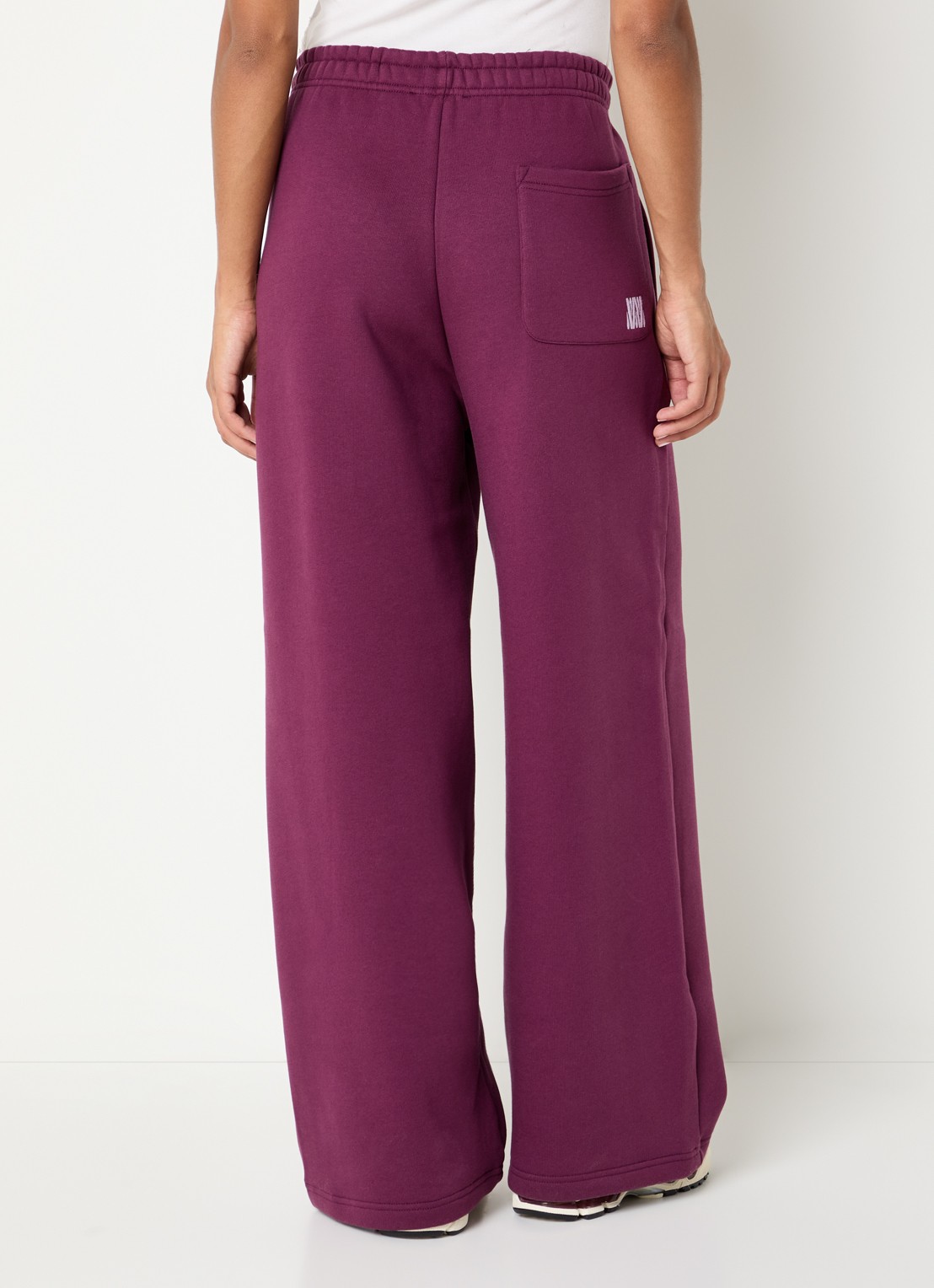 WRSTBHVR Zayn high waist wide fit joggingsbroek met logo - achterkant aubergine