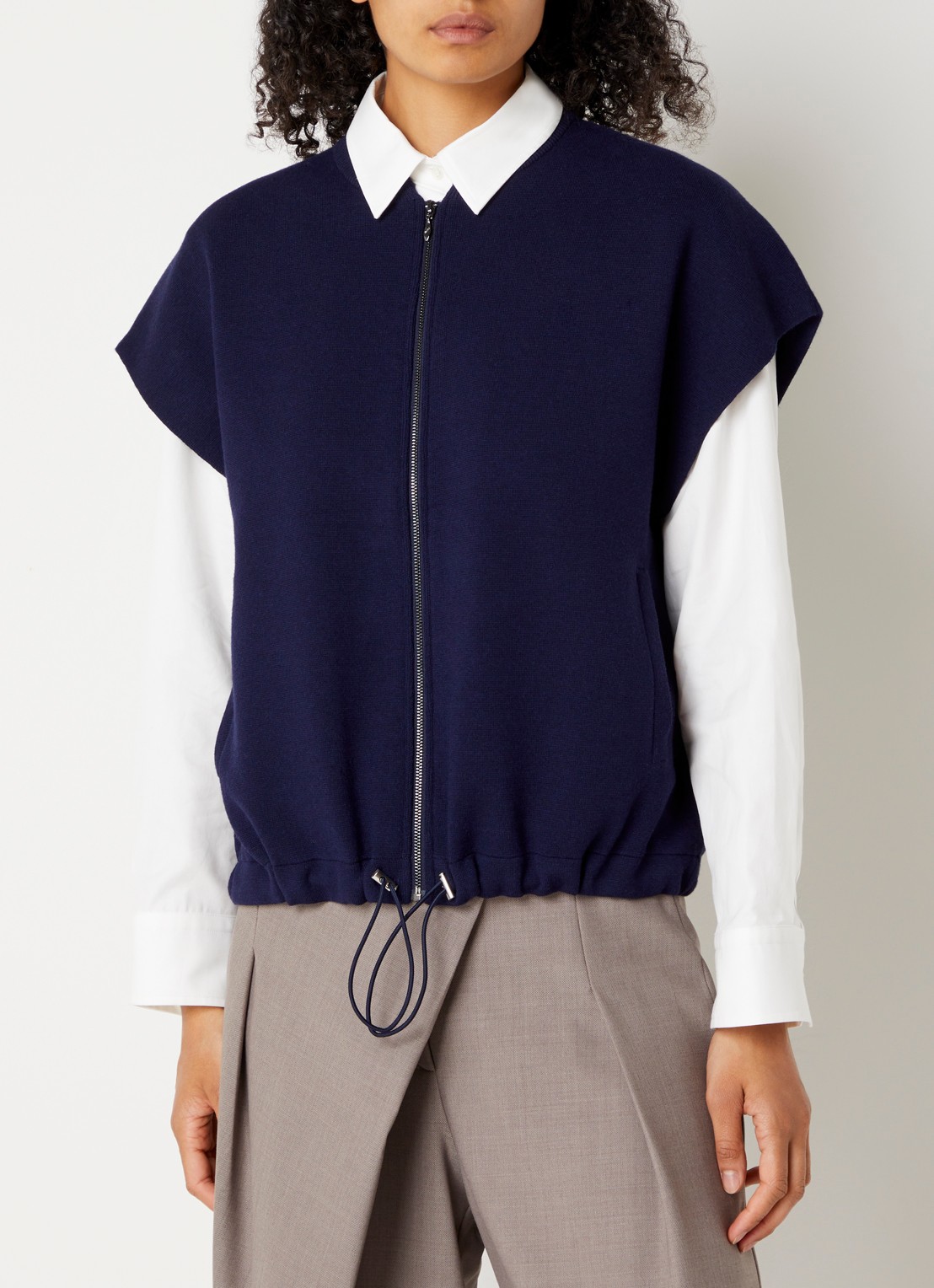 Xandres Aglae gilet met steekzakken - detail 2 donkerblauw