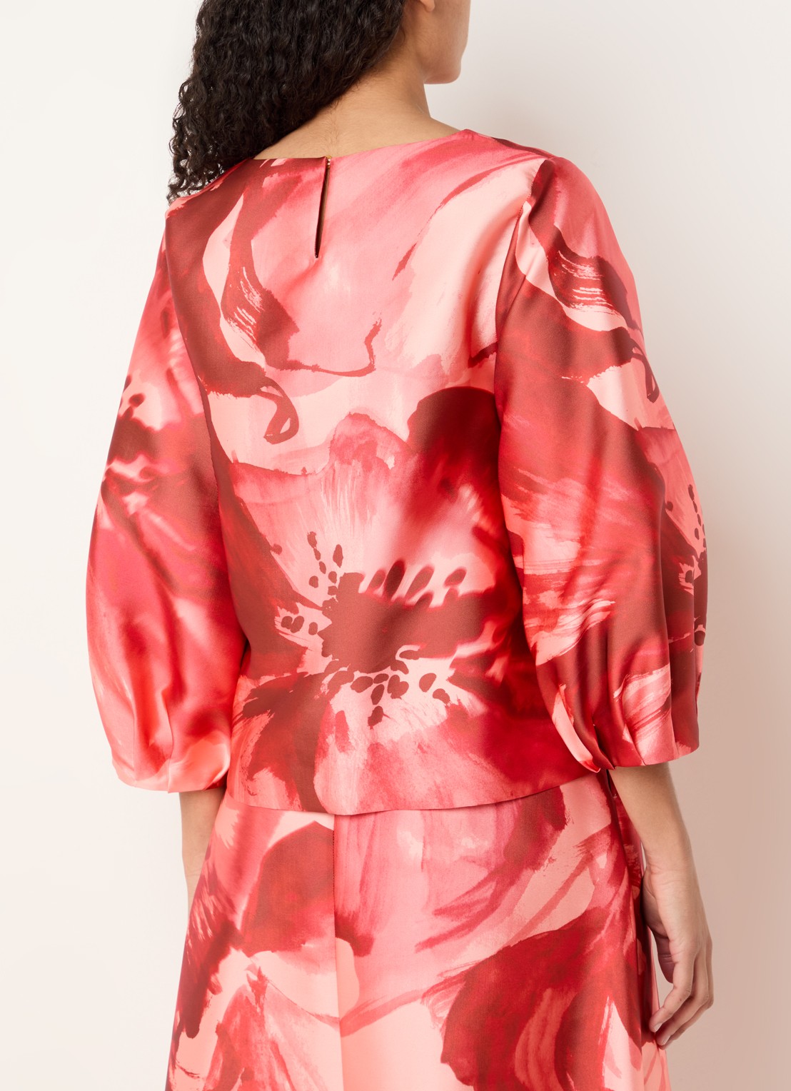 Xandres Hanzie tuniek met pofmouw en bloemenprint - achterkant rood