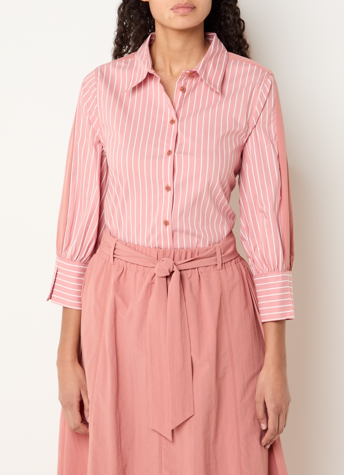 Xandres Hatriena blouse met streepprint - detail 2 koraal