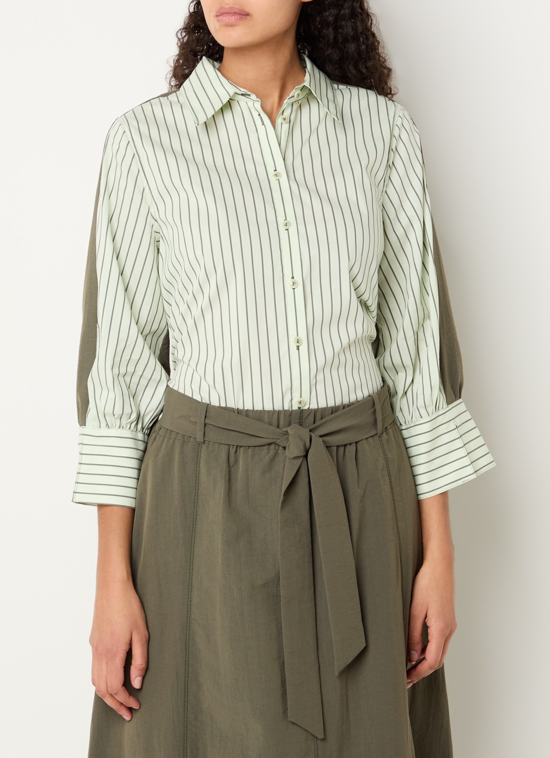 Xandres Hatriena blouse met streepprint - detail lindegroen