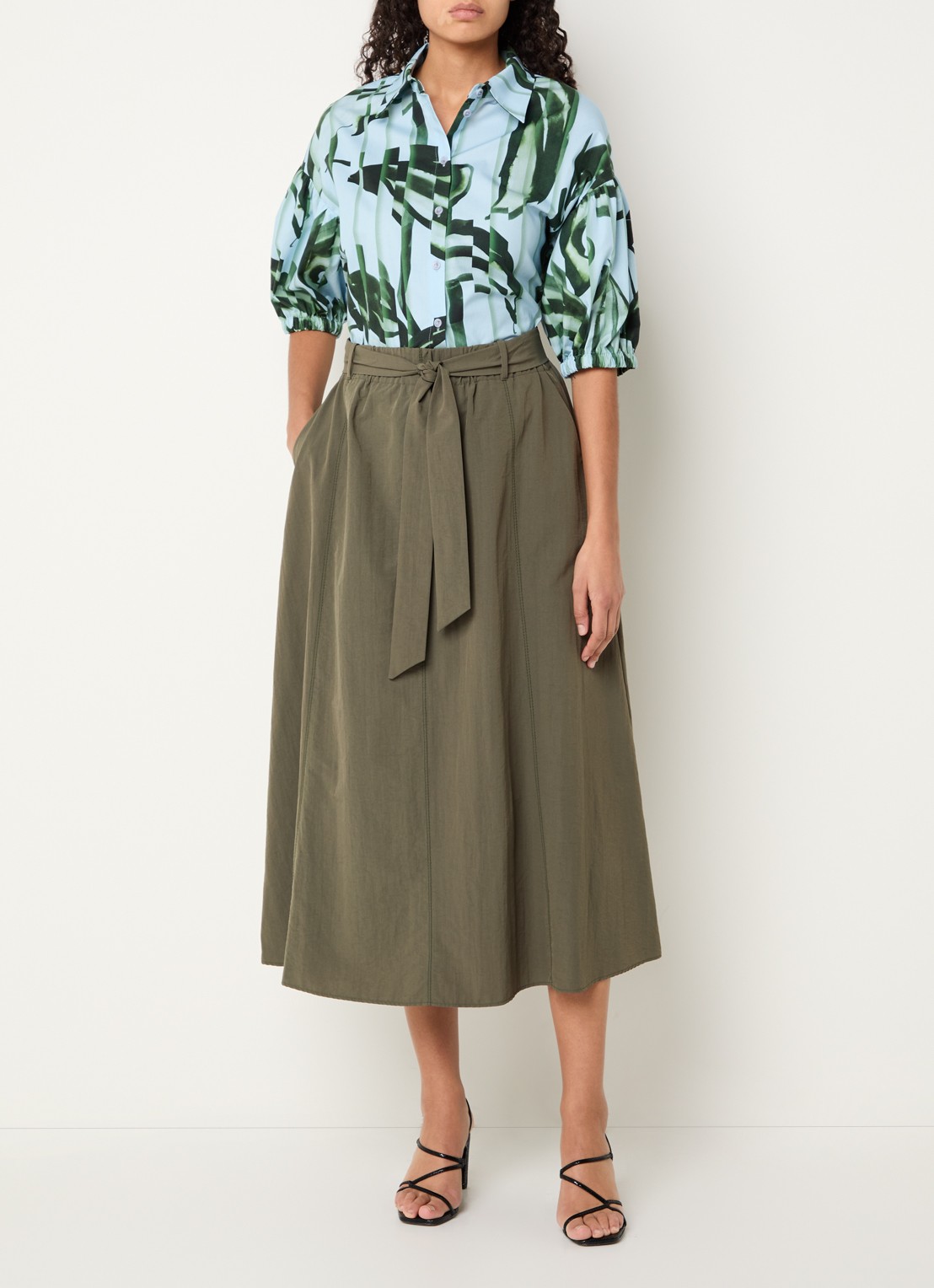 Xandres Hebad blouse met bloemenprint en pofmouw - voorkant 4 blauwgrijs