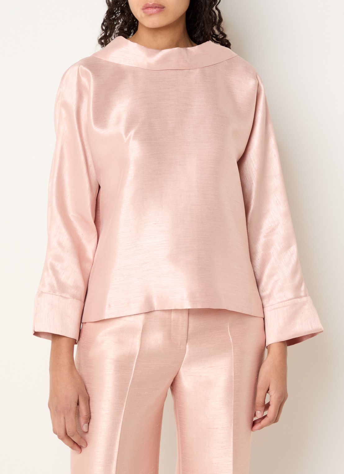 Xandres Hubje blouse met metallic finish - achterkant 4 zalmroze