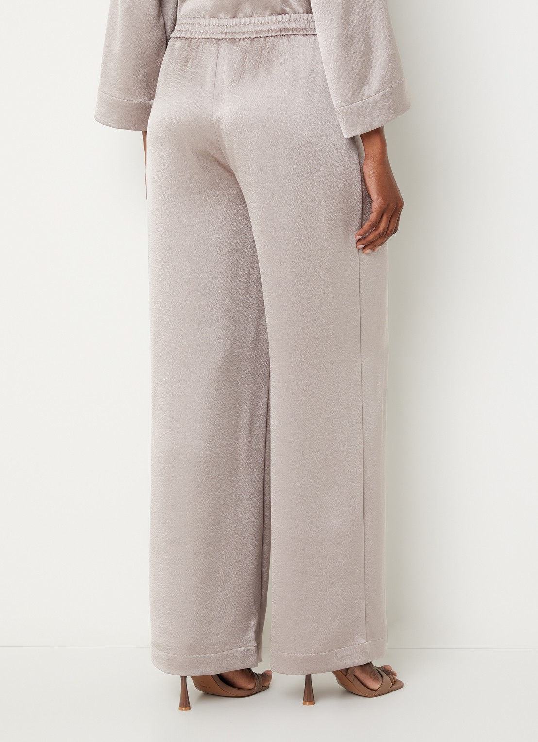 Xandres Paolo high waist wide fit broek van satijn - achterkant creme