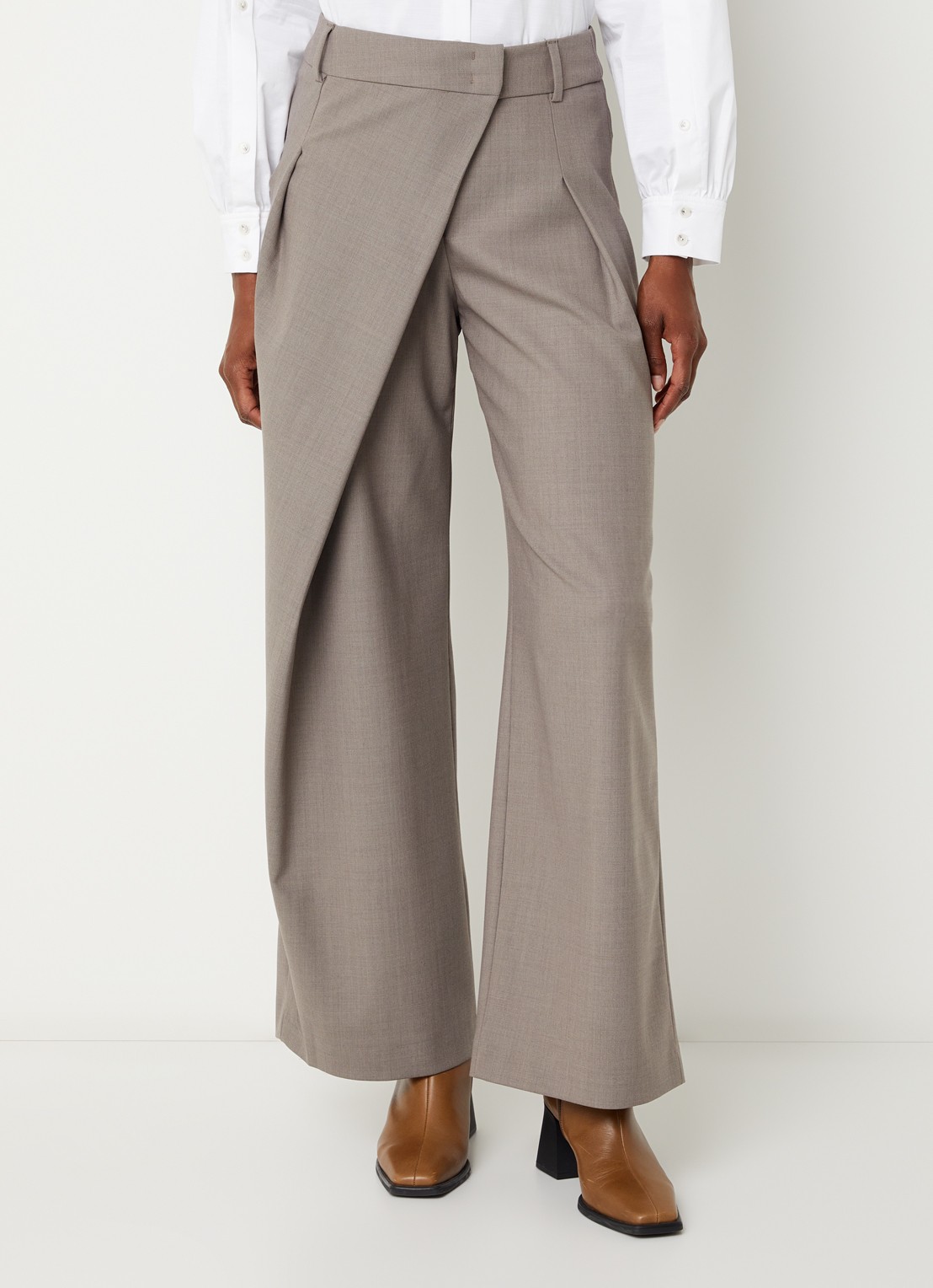 Xandres Pifo high waist wide fit pantalon in wolblend met steekzakken - detail 4 donkerbeige