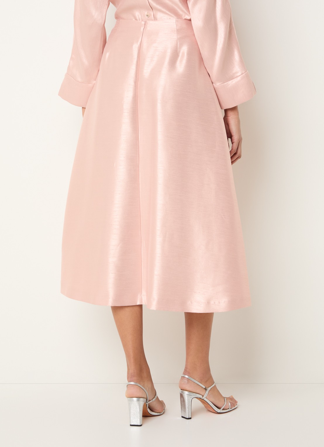Xandres Rayma midi A-lijn rok met metallic finish - achterkant 4 zalmroze
