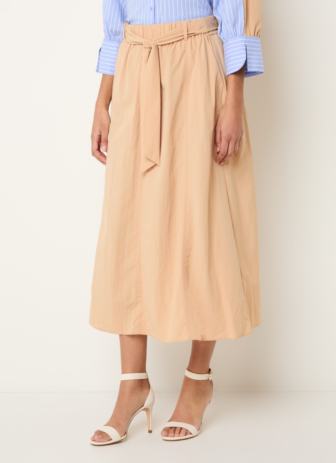 Xandres Rossi high waist midi A-lijn rok met strikceintuur - detail 2 camel