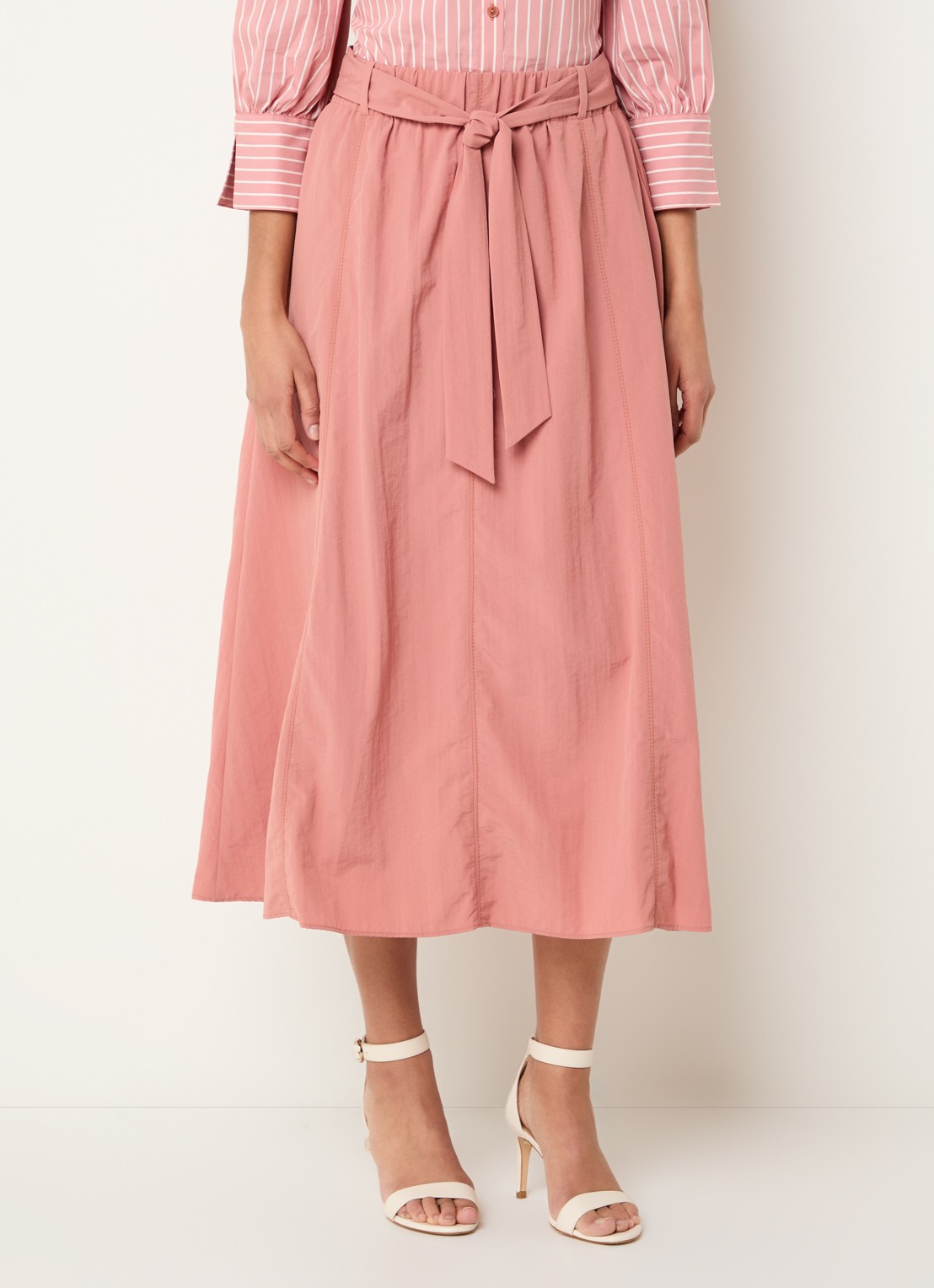 Xandres Rossi high waist midi A-lijn rok met strikceintuur - detail 4 koraal